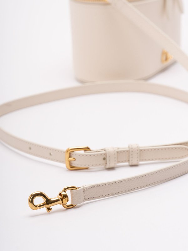 Vlogo Signature Vanity Case Replica 
online: VALENTINO GARAVANI