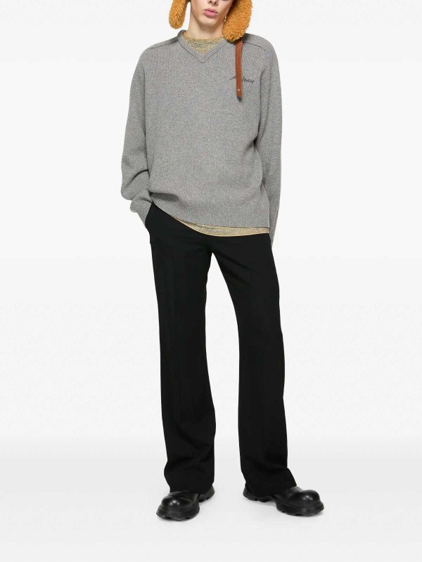 Acne Studios: Col en V online - Pull À Col V - Gris