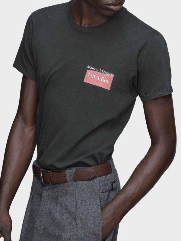 Maison Margiela: t-shirt online - T-shirt con toppa con logo