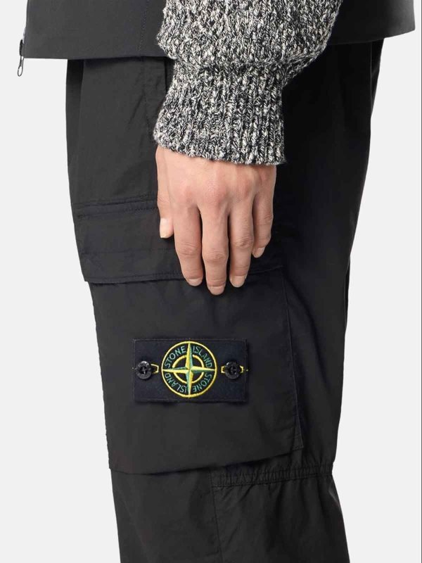 カジュアルパンツ - 黒 shop online: STONE ISLAND