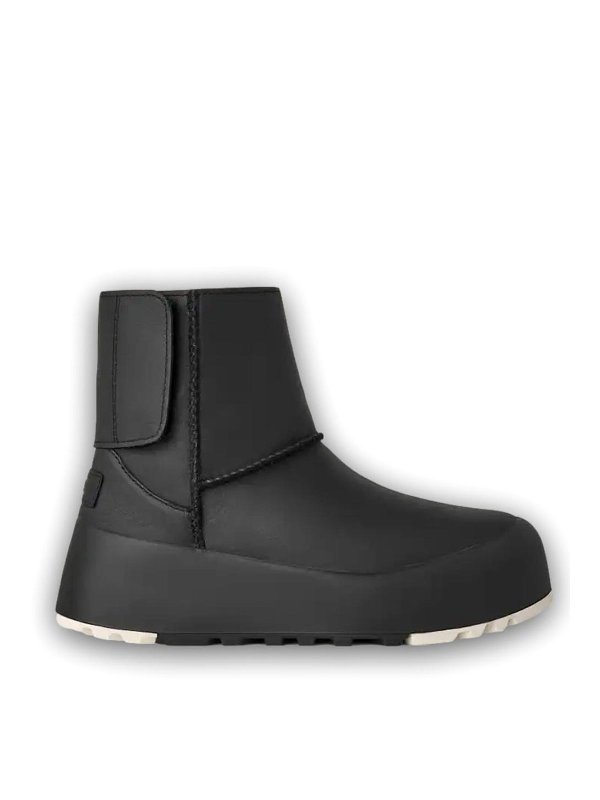 UGG: boots - Classic Streetscape Boots