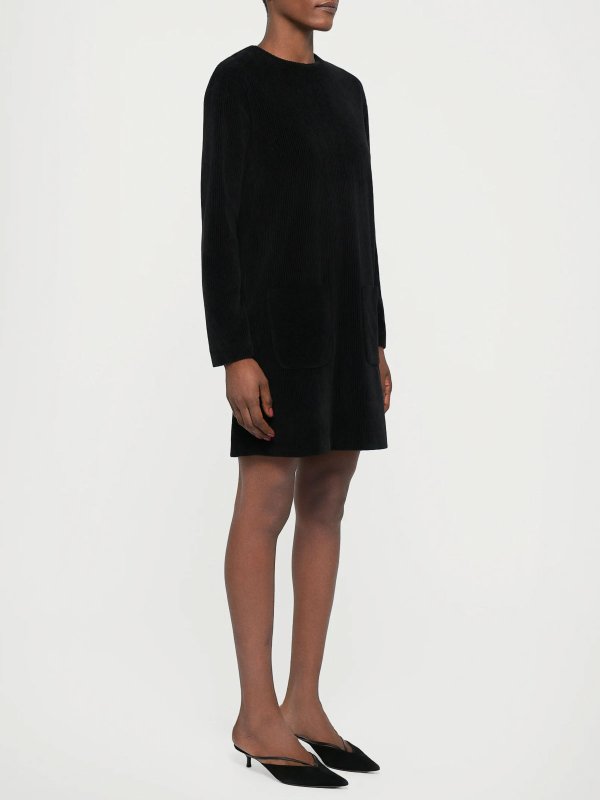 Max Mara buy online Nevis