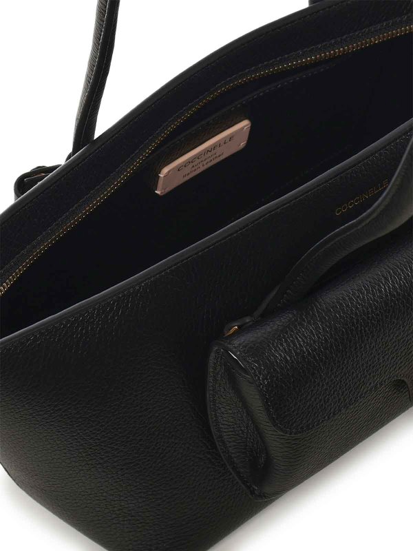 ショルダーバッグ - 黒 shop online: COCCINELLE