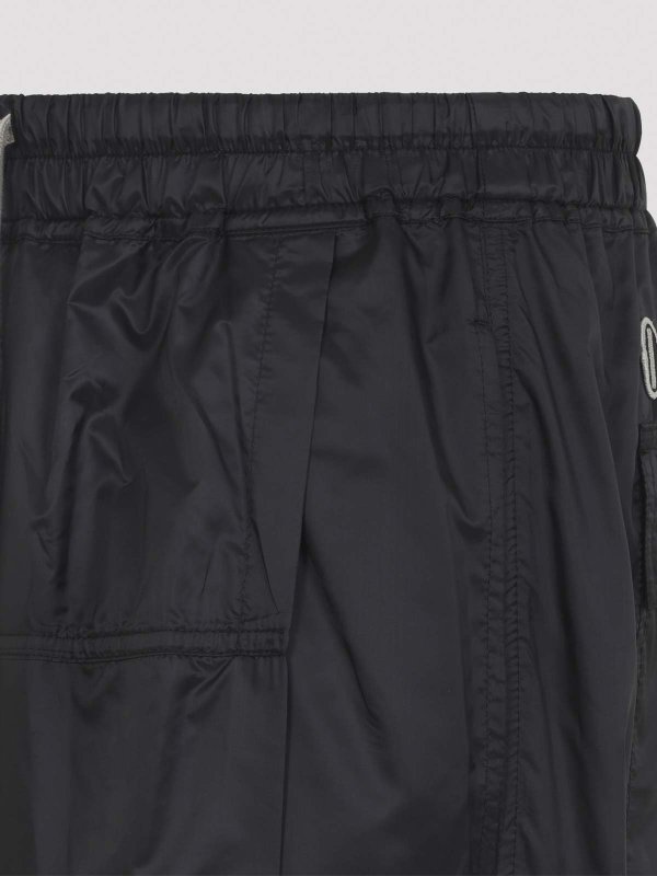 ショートパンツ - 黒 shop online: MONCLER