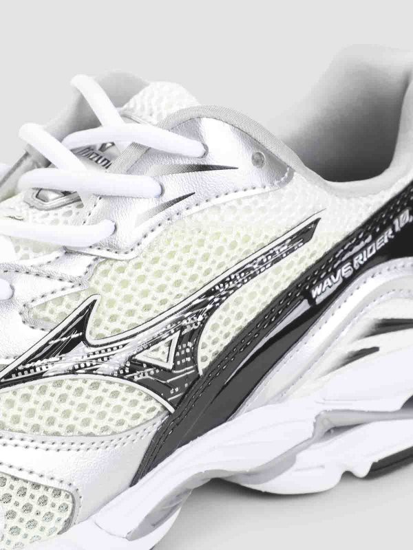 Baskets - Noir Replica 
online: MIZUNO