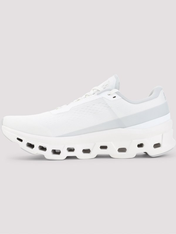 ON RUNNING: スニーカー online - スニーカー - 白