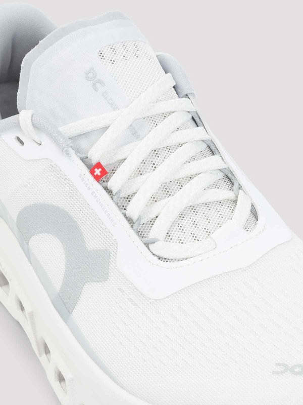 スニーカー - 白 shop online: ON RUNNING