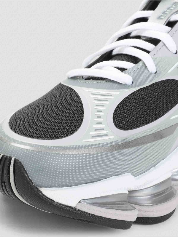 2000 Sneakers Replica 
online: NEW BALANCE