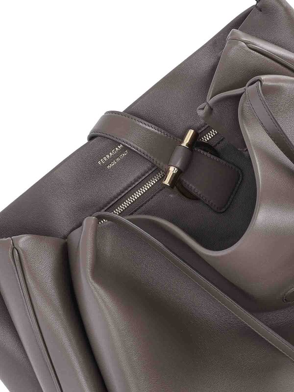 Shopper - Grau shop online: FERRAGAMO
