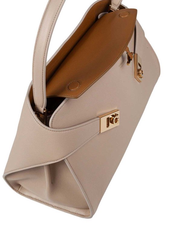 ショルダーバッグ - グレイッシュブラウン Replica 
online: FERRAGAMO