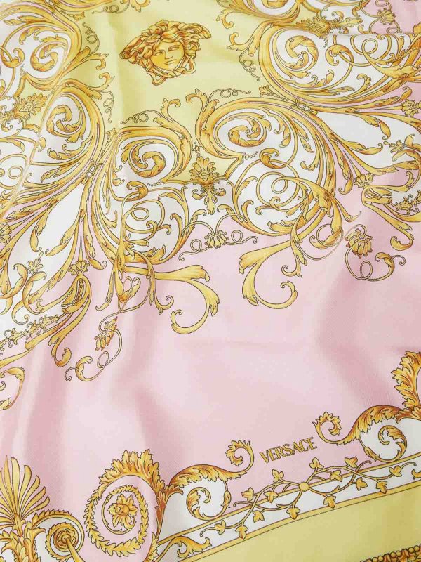 VERSACE: Stole & Scialli online - Foulard in seta con stampa Barocco
