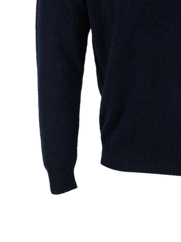 Sweater Replica 
online: 04651/A TRIP IN A BAG