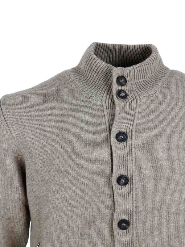 Suéter Cuello Redondo - Marrón Replica 
online: SONRISA