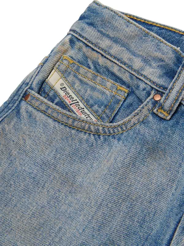 Straight Leg Jeans - Blau Replica 
online: DIESEL