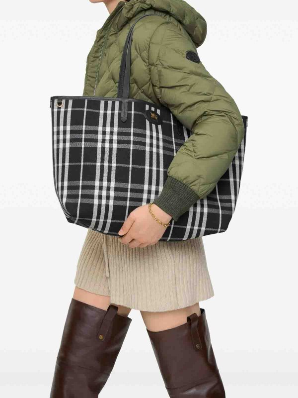 BURBERRY: totes bags online - Md Reversible Tote