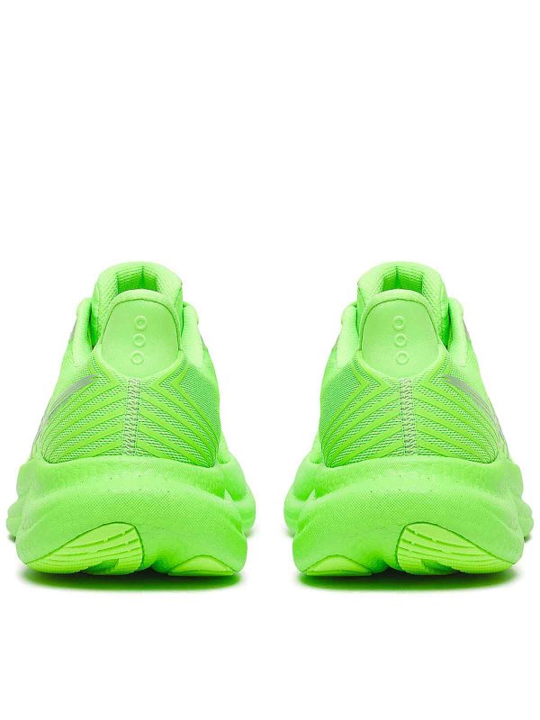 Triumph 23 shop online: SAUCONY