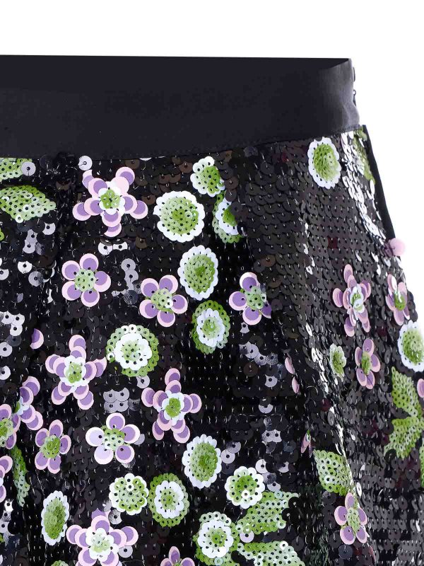 Black Japanese Skirt Replica 
online: ESSENTIEL ANTWERP