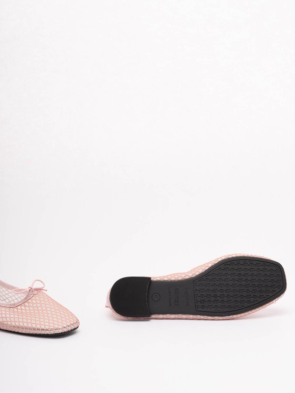 フラットシューズ - ヌードカラー shop online: REPETTO