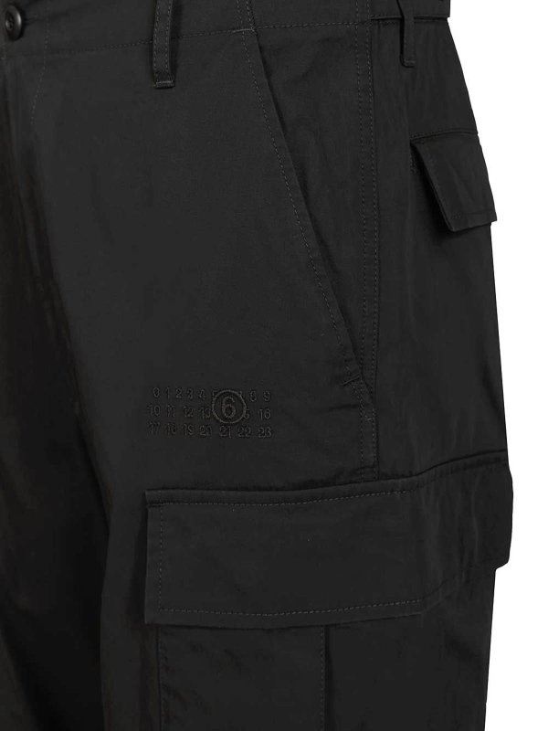 カジュアルパンツ - 黒 shop online: MM6 MAISON MARGIELA