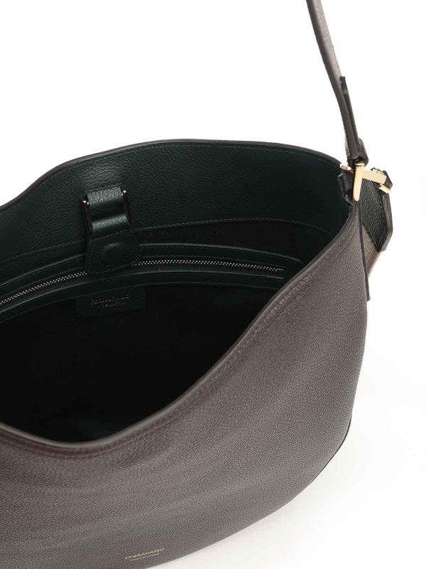 ショルダーバッグ - ブラウン shop online: SALVATORE FERRAGAMO