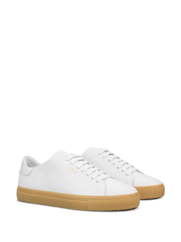 スニーカー - 白 shop online: AXEL ARIGATO