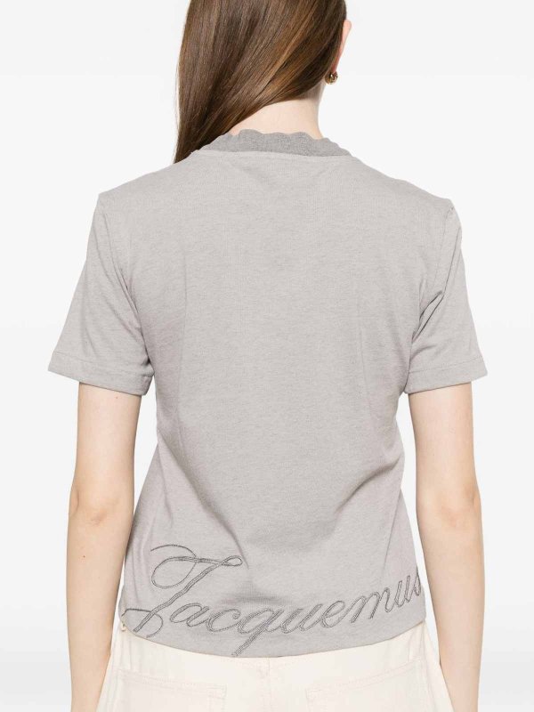 T-Shirt - Grau Replica 
online: JACQUEMUS