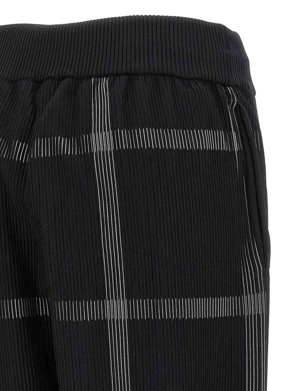 Casual Hose - Schwarz shop online: PLEATS PLEASE ISSEY MIYAKE