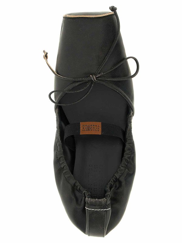 フラットシューズ - 黒 shop online: MM6 MAISON MARGIELA