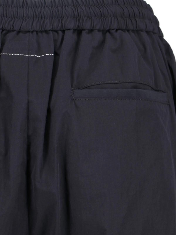 カジュアルパンツ - 黒 shop online: MM6 MAISON MARGIELA