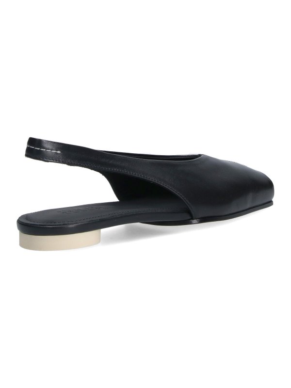 フラットシューズ - 黒 shop online: MM6 MAISON MARGIELA