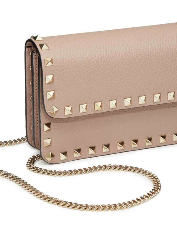 clutches Replica 
online Rockstud Chain Pouch In Garnet Calfskin