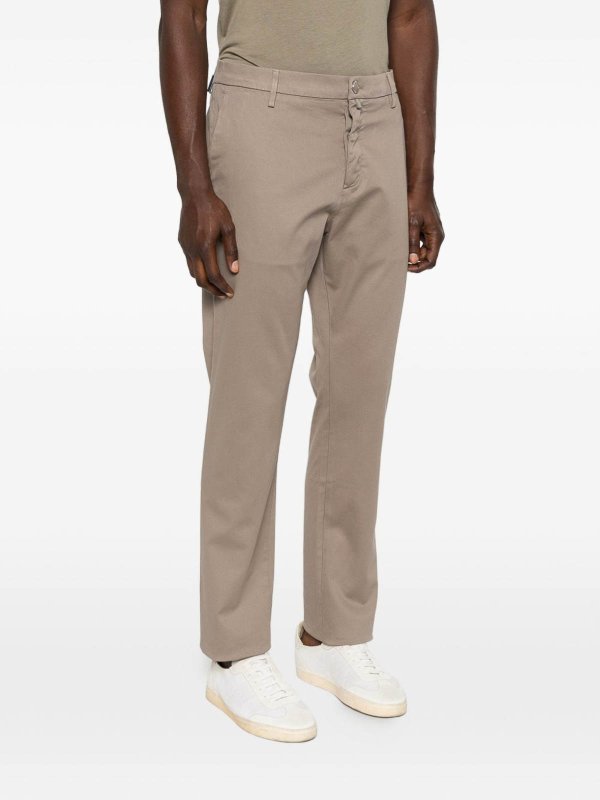 Pantaloni Con Dettaglio Bottoni Replica 
online: JACOB COHEN