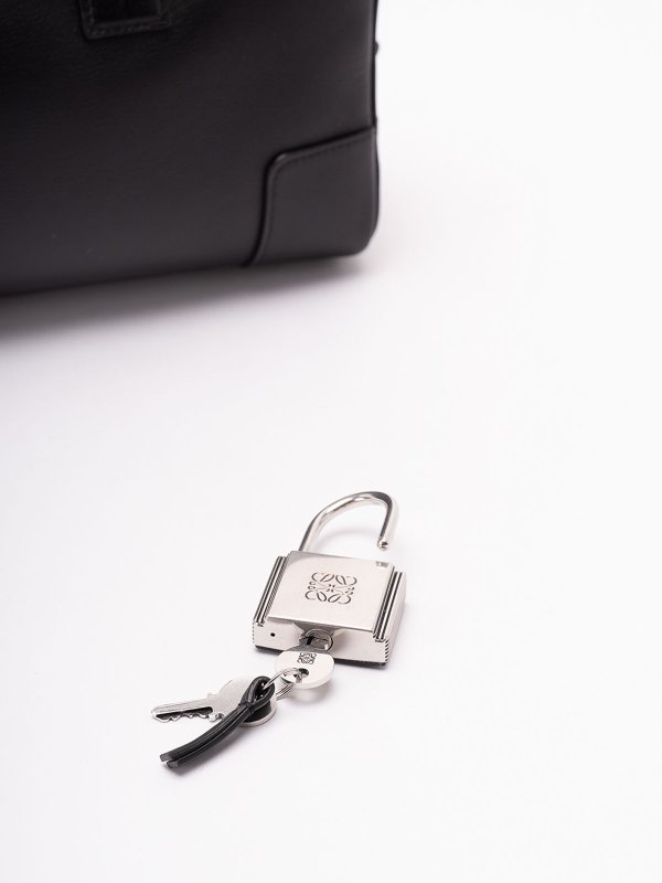 LOEWE buy online クロスボディバッグ - 黒