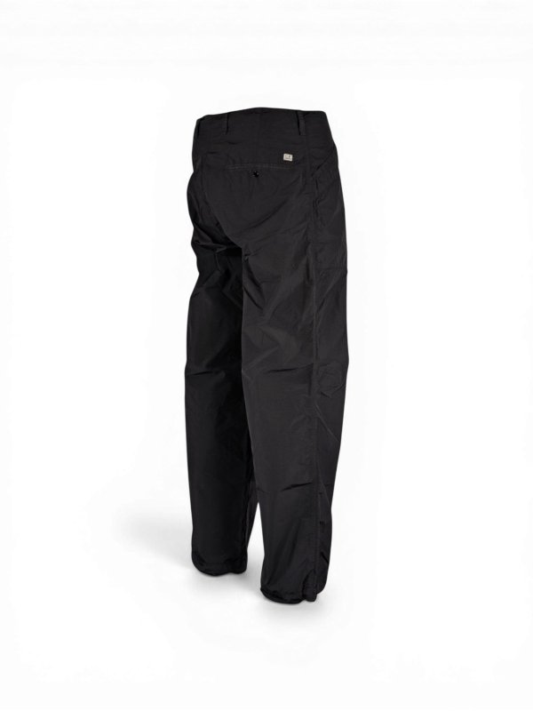 カジュアルパンツ - 黒 shop online: C.P. COMPANY
