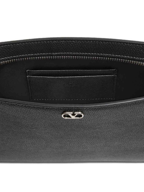 クラッチバッグ - 黒 shop online: VALENTINO GARAVANI