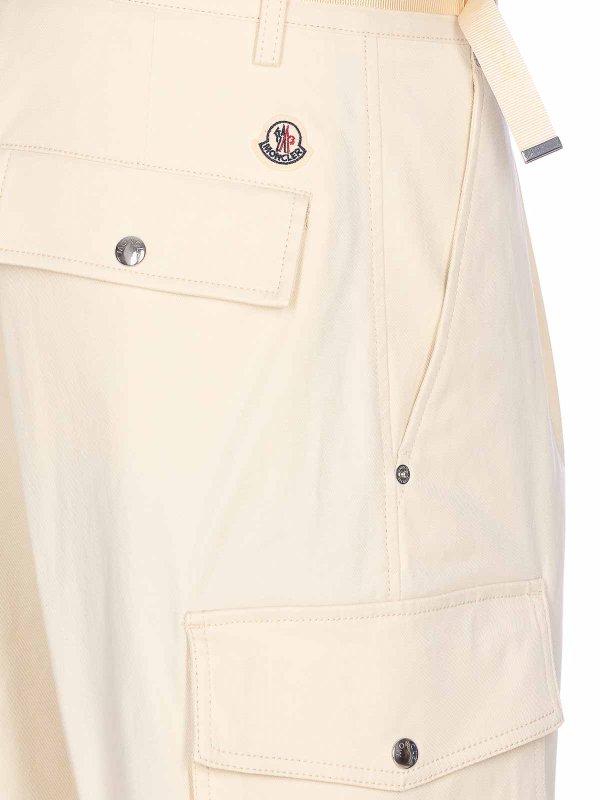 The Best Shops MONCLER: カジュアルトラウザー - カジュアルパンツ - 白