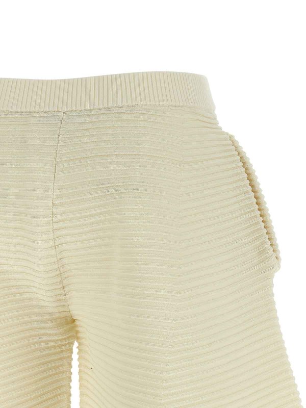 カジュアルパンツ - 白 shop online: ISSEY MIYAKE