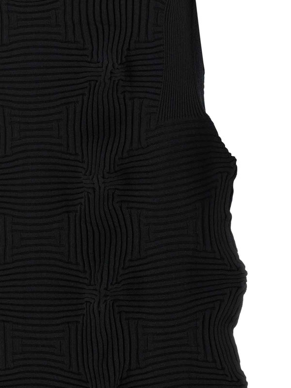 膝丈ドレス - 黒 shop online: ISSEY MIYAKE