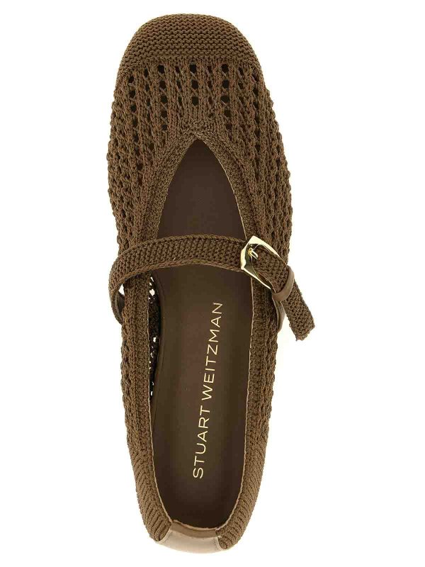 フラットシューズ - ブラウン shop online: Stuart Weitzman