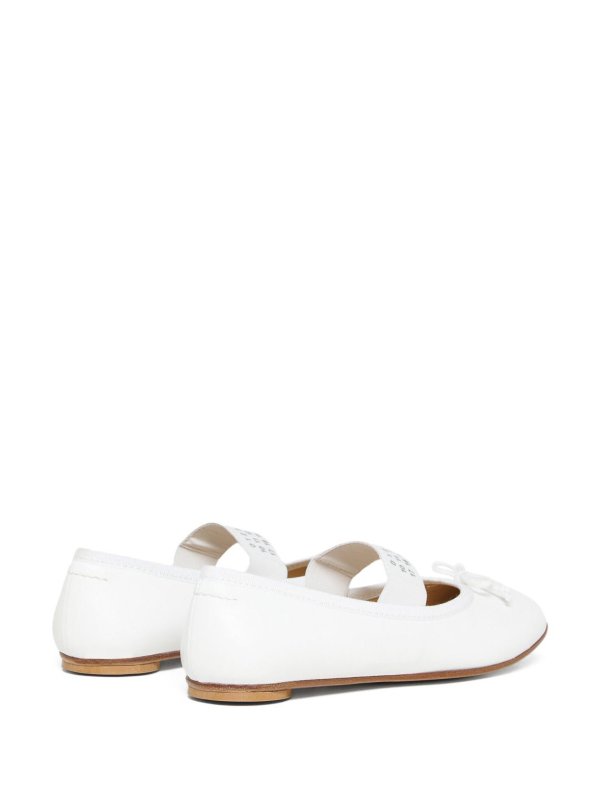フラットシューズ - 白 shop online: MM6 MAISON MARGIELA