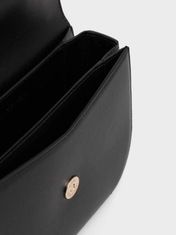 クロスボディバッグ - 黒 shop online: KARL LAGERFELD
