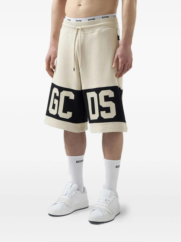 Shorts - Creme shop online: GCDS