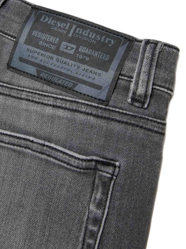 Pantaloni shop online: DIESEL
