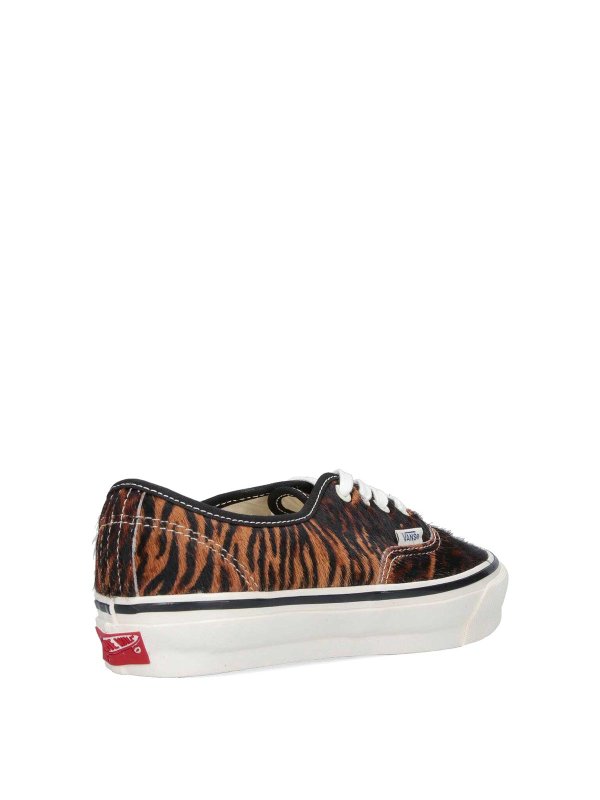 Sneakers shop online: VANS