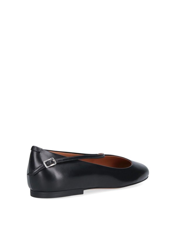 Dancers shop online: JIL SANDER