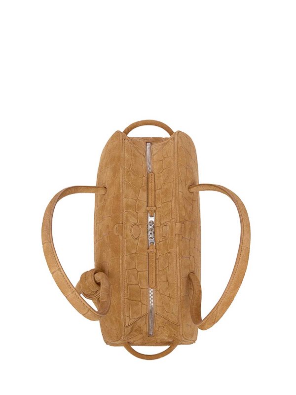Tourism shop online: JACQUEMUS