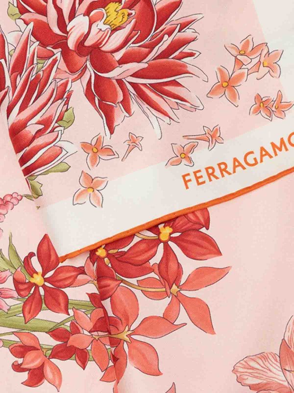 SALVATORE FERRAGAMO: ストール＆ショール online - ストール/ショール - マルチカラー