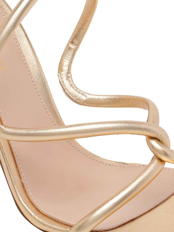 パンプス - 金 shop online: Gianvito Rossi