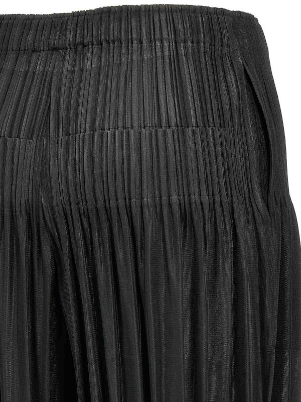 カジュアルパンツ - 黒 shop online: PLEATS PLEASE ISSEY MIYAKE