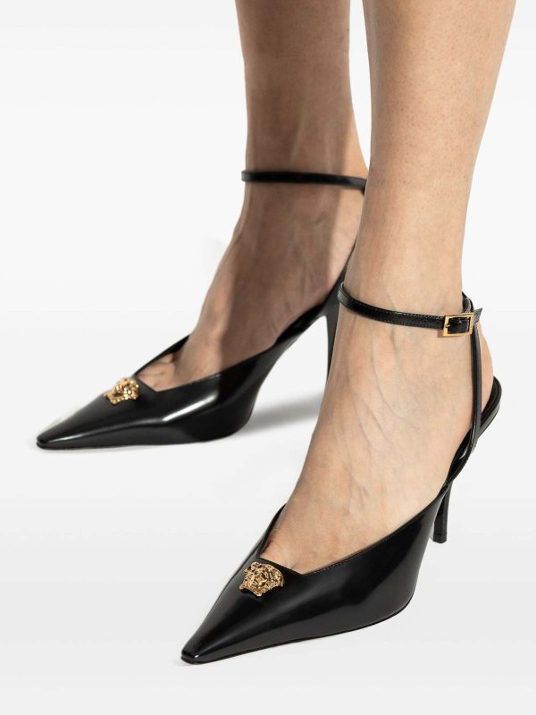 VERSACE: sandali online - Slingback a punta La Medusa